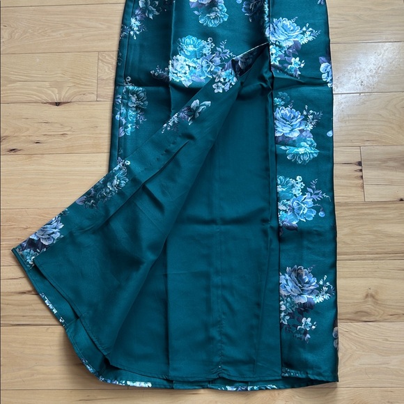 NWT Lulus Emerald Floral Taffeta Belted Strapless Maxi Dress | Size Medium - Picture 8 of 8